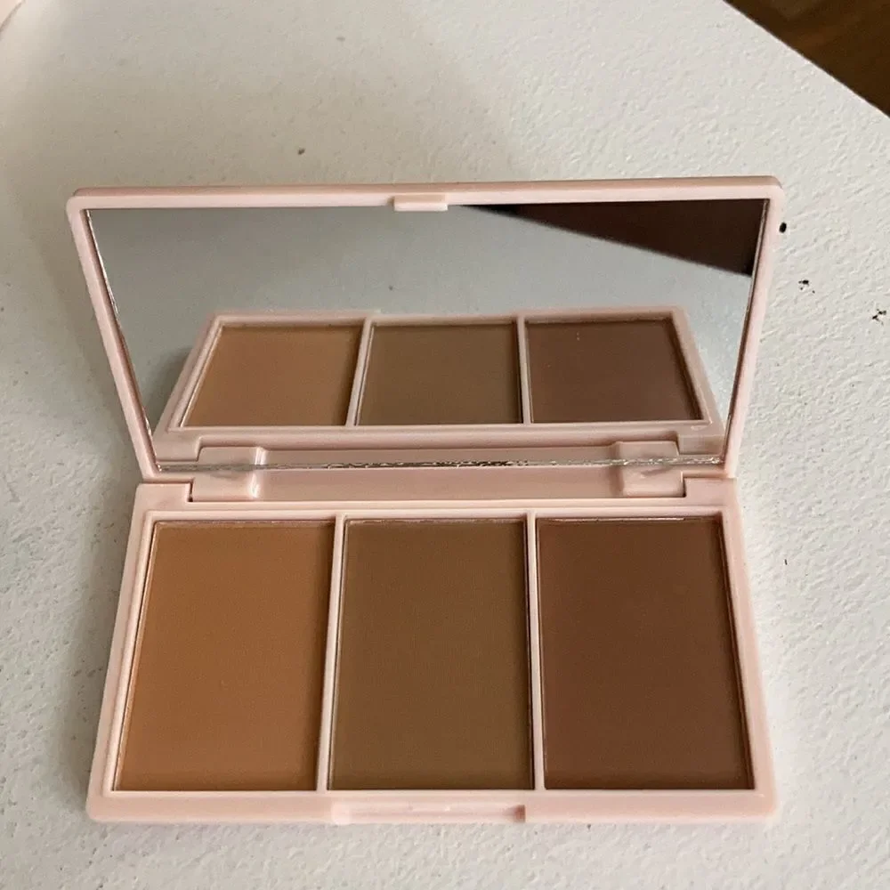 Basic Beauty Bronzy AF Bronzer Palette - Picture 2 of 4